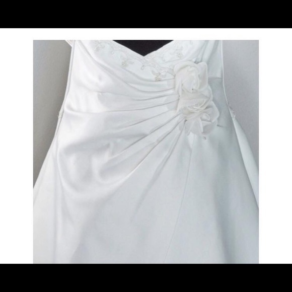 St Tropez wedding gown - Picture 7 of 8